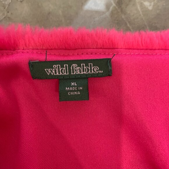 Woman's pink fluffy jacket - Picture 3 of 3